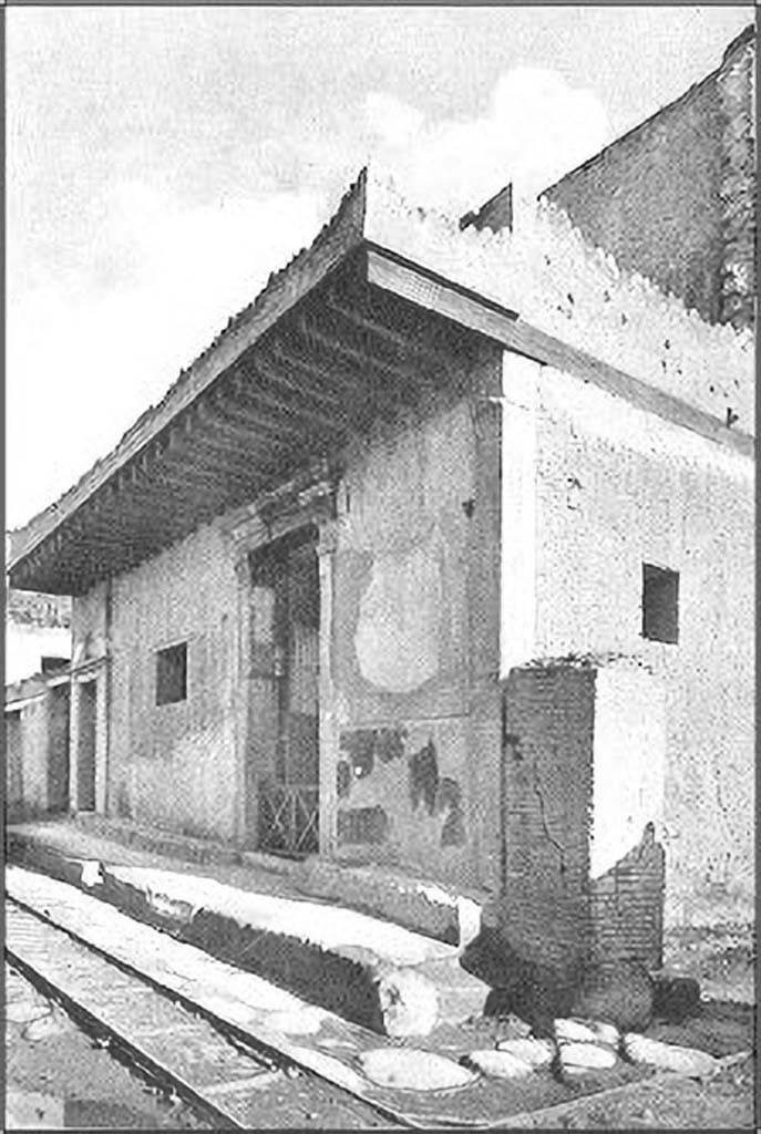 III.11 Herculaneum. Undated postcard entitled “Prospetti di edifici”.
Looking south towards front façade of III.11 (Casa del Tramezzo di Legno or House of the Wooden Screen).
Photo courtesy of Peter Woods.
